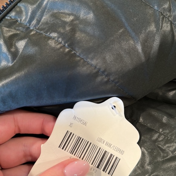 Altar’d State Reversable Jacket - Picture 4 of 4